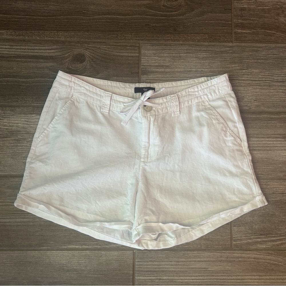 Women's White Gap Linen‎ Shorts, Size 4